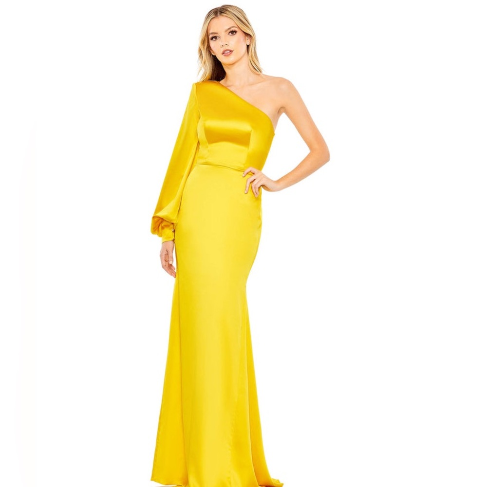 MacDuggal stunning yellow satin One shoulder sleeve trumpet formal gown